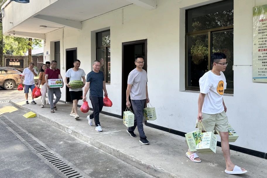 慰問關懷丨金森公司開展“防暑降溫送清涼”走訪慰問活動 慰問關懷丨金森公司開展“防暑降溫送清涼”走訪慰問活動